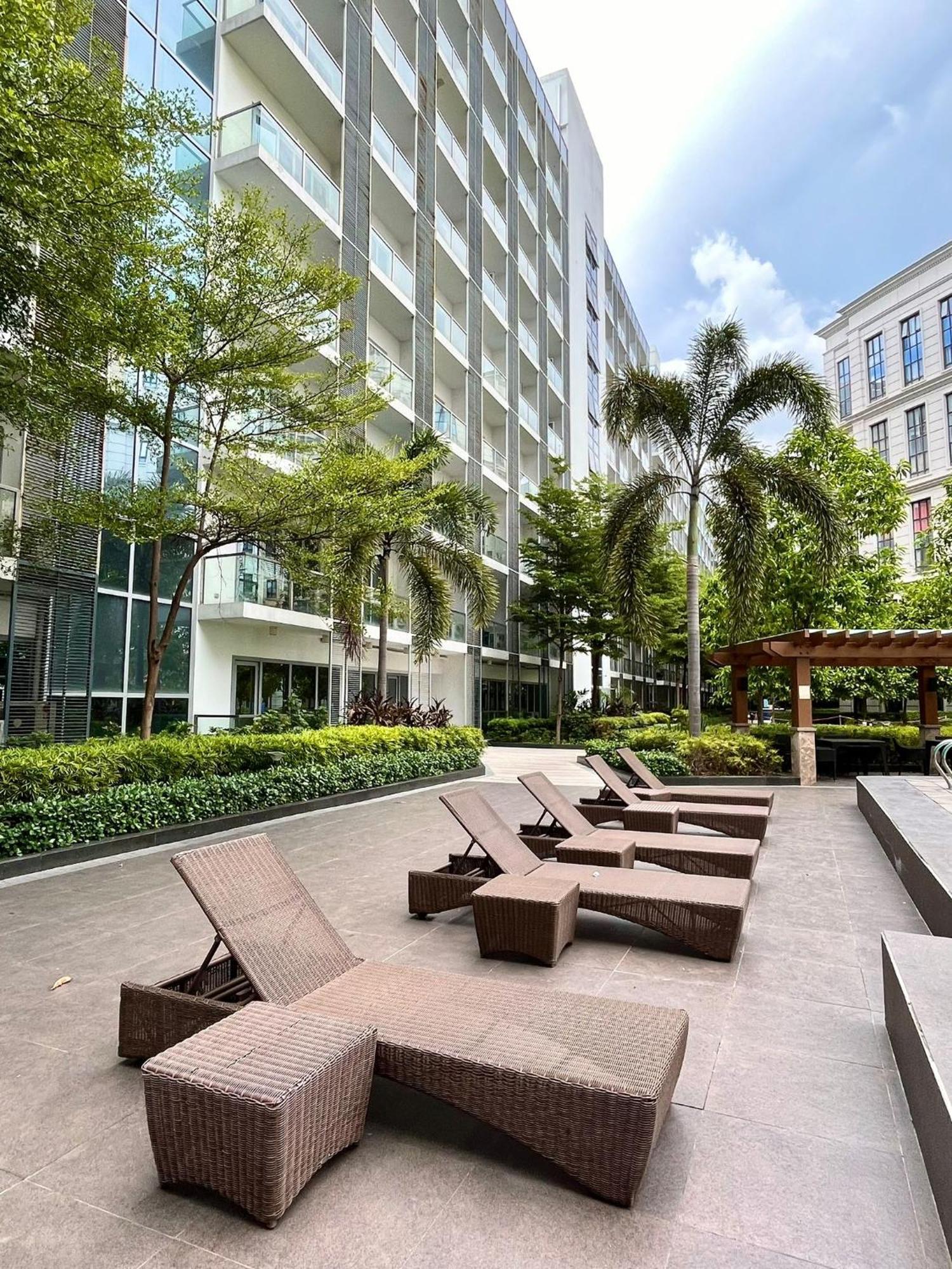 Studio At 81 Newport Boulevard Near Naia With Free Access To All Amenities Up To 2 Pax Манила Экстерьер фото